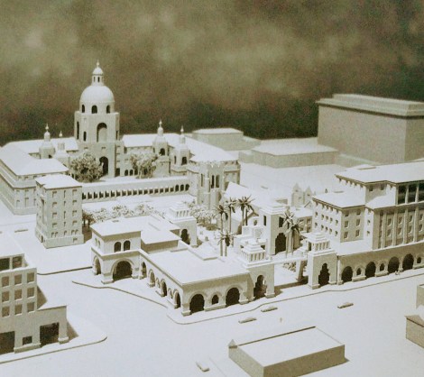 Plaza Las Fuentes Model
